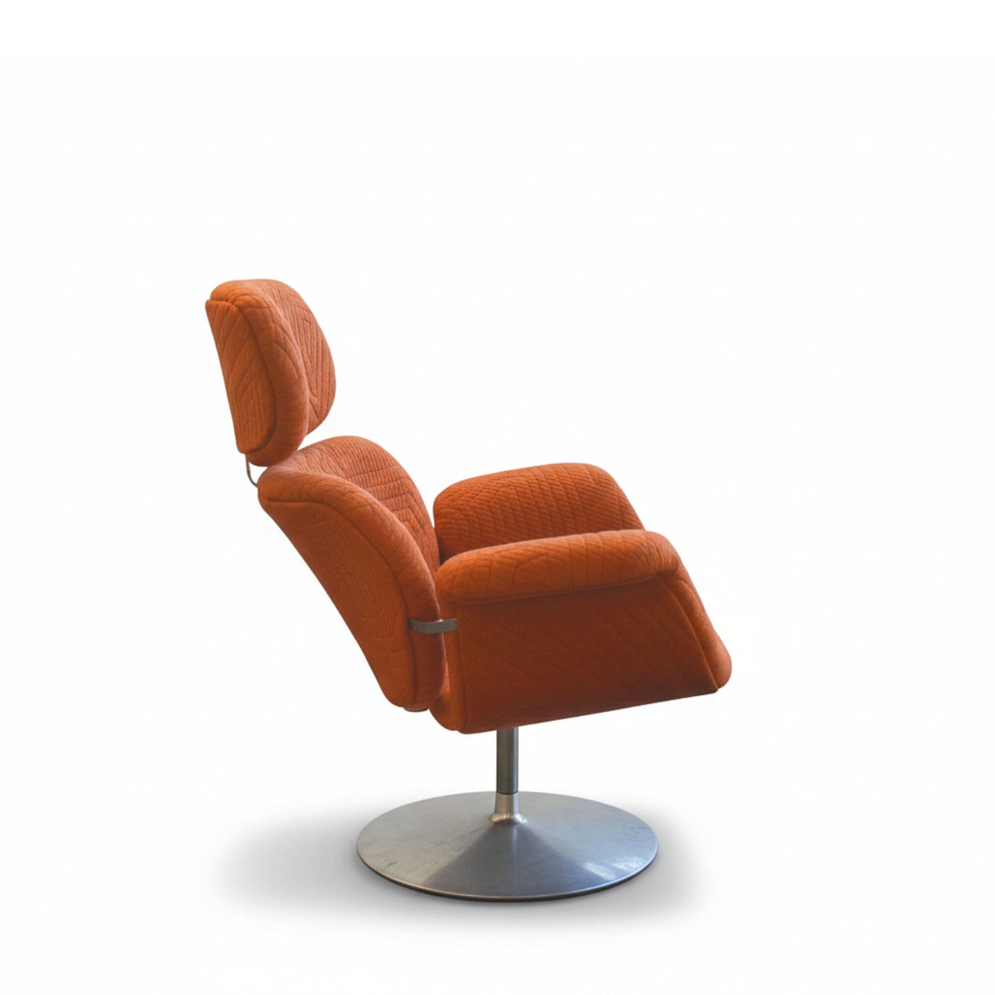 Artifort Big Tulip F545 fauteuil – refurbished opnieuw gestoffeerd (Kvadrat Apparel)