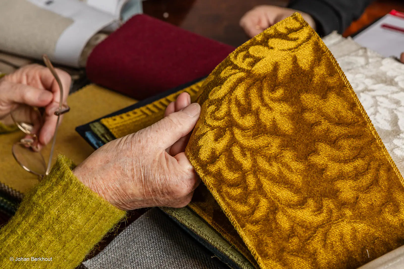 Bouclé bank herstofferen: voordelen en nadelen