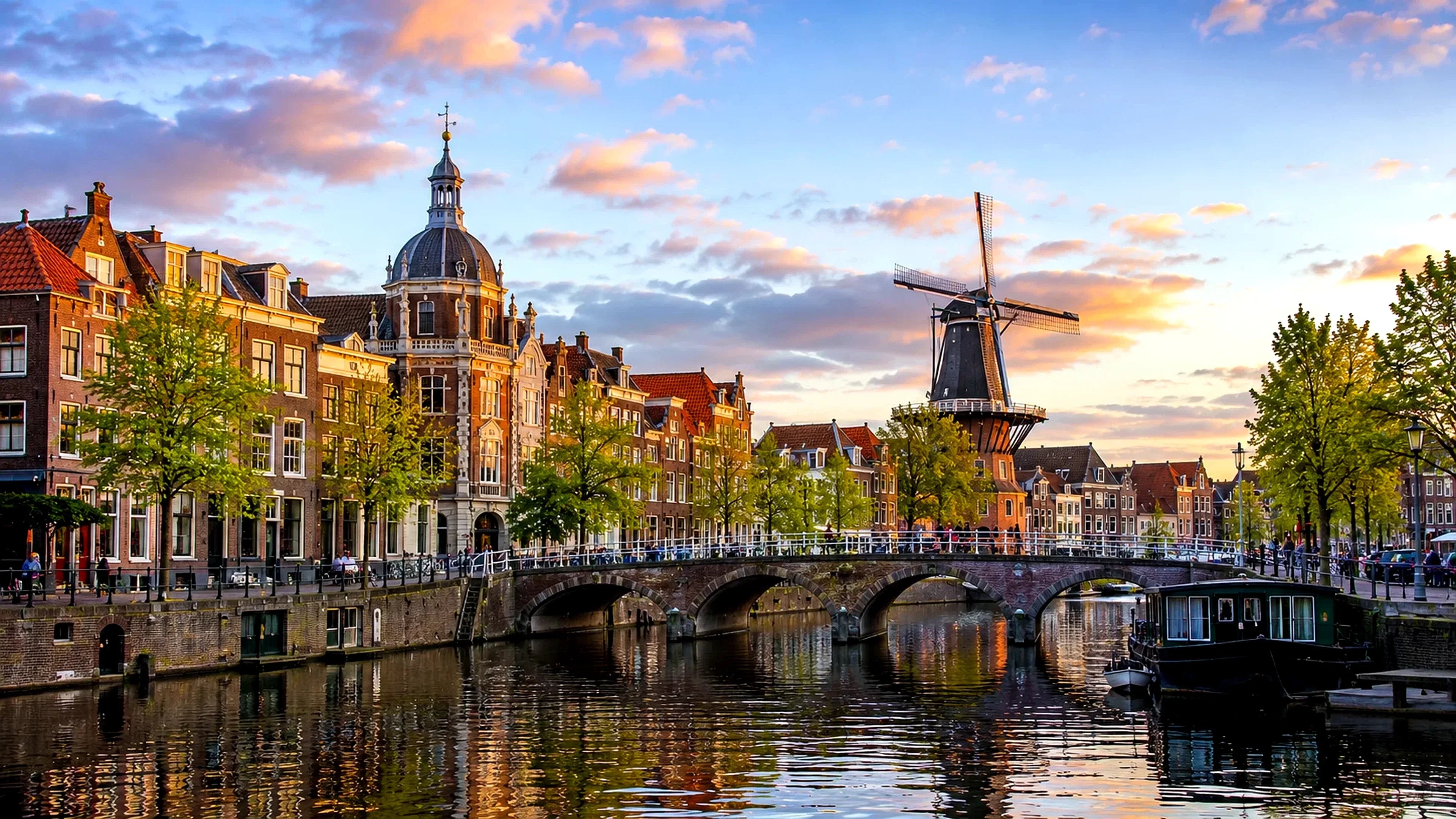 Meubels herstofferen in Leiden